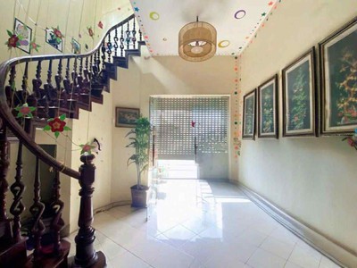Bán nhà mặt hồ ngọc lâm, 64m, mặt tiền 5.2m, ôtô đỗ cửa, gần đường hồng tiến kéo dài 2