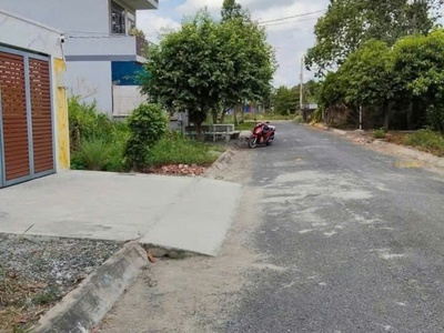Chính chủ cần bán Đất Đường D4 ,gần Aeon Tân An 100m, SHR, 1Tỷ 200 2
