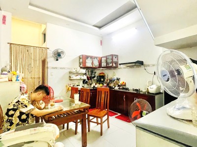 Chỉ 5.4 tỷ tl  nhà 57m  quang trung, ô tô đỗ cửa   chính chủ 1 đời, dòng tiền 10tr/tháng 2