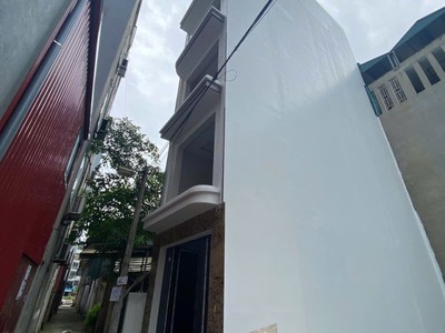 Bán nhà mới xây   thang máy   ngõ thông   gần aeon long biên 3