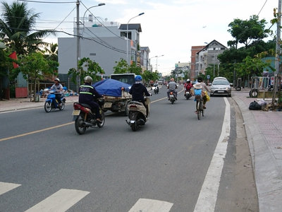 Cho thuê nhà mặt tiền 1 trệt 3 lầu phường trường thọ, tiện kinh doanh 2