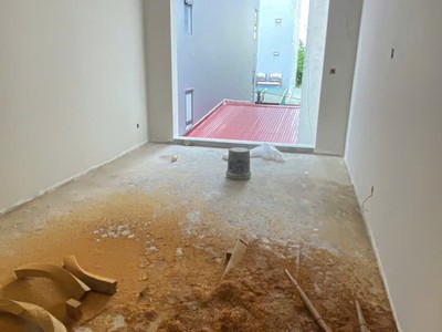 Bán nhà mới xây   thang máy   ngõ thông   gần aeon long biên 4