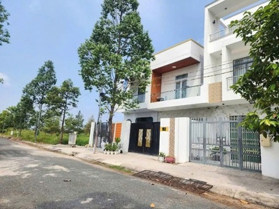 Chính chủ cần bán Đất Đường D4 ,gần Aeon Tân An 100m, SHR, 1Tỷ 200 4