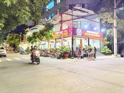 Bán nhà 2 mặt tiền lê niệm, gần  văn cao, chợ tân hương, 6,1x15m, 2 t, hđt 15 tr, 10,7 tỷ. 4