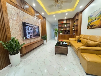 Nhà mới 7 tầng thang máy trần cung   gần phố - giá 10 tỷ 8 1