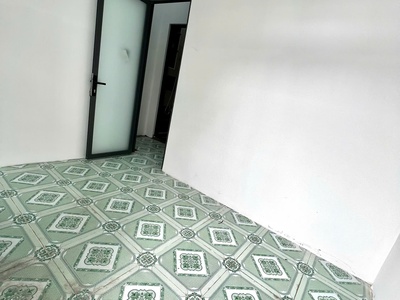 Bán nhà đường trương thị hoa  quận 12 giá 2.3 tỷ tl 2pn , 2 wc hẻm xe hơi 4