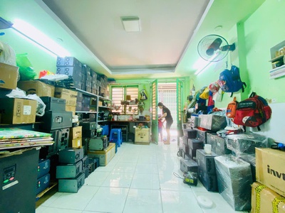 Bán nhà phạm văn bạch gần nhà ga t3, 2 tầng chắc chắn, chỉ 3 tỷ 45 thương lượng 0