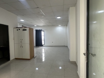 Chính chủ cần bán căn đường tôn thất thuyêt- ngang lớn- khu kinh doanh sầm uất- giao thương giưa 4