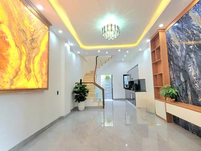Nhà 4 tầng, ô tô đi lại thoải mái cách đường Hồ Sen 50 m 2