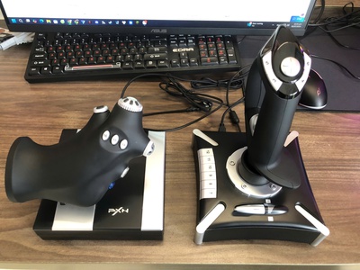 Cần lái máy bay  Joystick  PXN-2119PRO 1,49kg màu đen. Tình trạng: tốt 3
