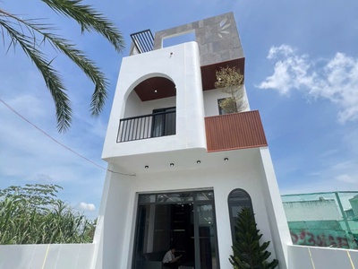 Nhà phô bờ kênh 1