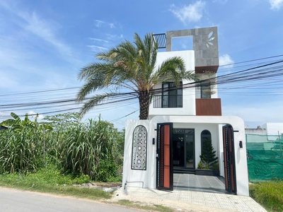 Nhà phô bờ kênh 4