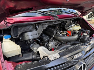 Chính chủ bán xe Mercedes sản xuất năm 2011  4