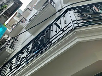 TÒA CCMN 6 tầng thang máy Đội Cấn ngay đoạn ngã tư Văn Cao, Liễu Giai   Lô góc - 13 phòng khép kín - 0