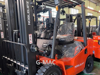 Xe nâng Trung Quốc động cơ Nhật Mitsubishi 3