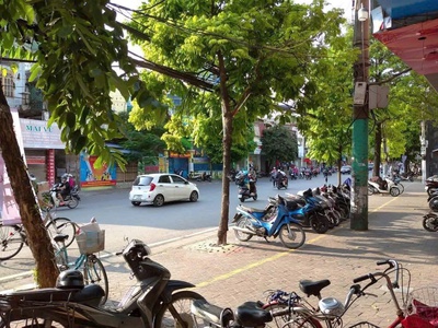 Mặt đường Trần Nguyên Hãn - 187m2 - ngang 8,7m - nhiều tầng - vỉa hè rộng - giá cực tốt 29 tỷ 1