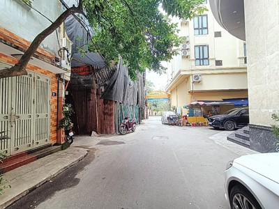 Bán đất nguyễn khang 2 mặt ngõ, ô tô vào, xây ccmn dòng tiền 0