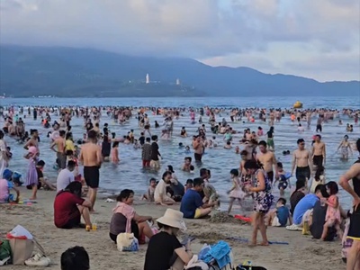 Biển nguyễn tất thành, nhà c4 kinh doanh, ngay trung tâm hải châu, đối diện khu phức hợp của vũ 4