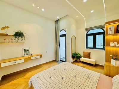 Nhà góc 2 mặt hẻm gần hàng xanh, bình thạnh, sổ 35m2, 2 tầng đúc, 3pn, chỉ hơn 4 tỷ thương lượng 4