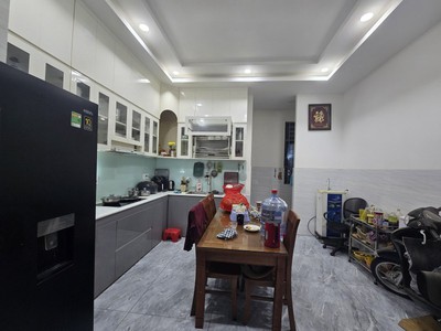 Bán nhà mặt phố bình chiểu, thủ đức, nhà 4 tầng, dt 332m , sổ hồng. giá 15.35  tỷ 1