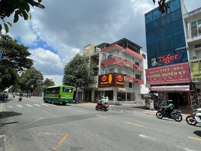 Siêu hiếm đẹp-lô góc 3 mặt tiền kd cực đỉnh lãnh binh thăng 5tầng thang máy 22tỷ nhỉnh 1