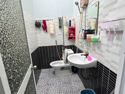 Nhà vị trí đẹp gần hxh  phạm thế hiển p5q8 4