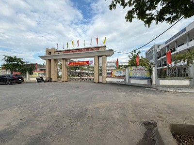 Thôn yên quán, xã tân phú, huyện quốc oai, tp. hà nội 4