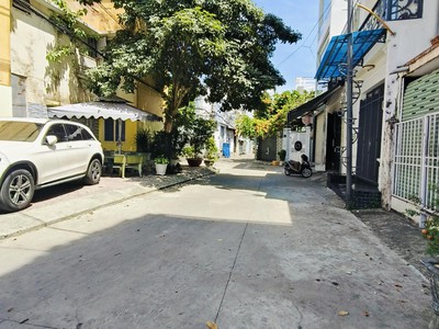 Mặt tiền bùi minh trực ngang 4m5 tặng nội thất 4 tầng mới chỉ 9 tỷ 8 0