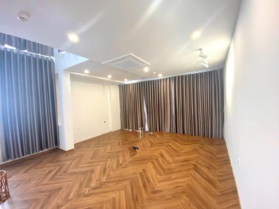 Bán nhà lạc long quân lô góc oto thang máy gần phố 81m 7tầng 25,3 tỷ 2