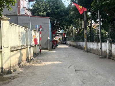 Tại đội 2 quyết tiến.anh chị em nào cần alo em ah. 1