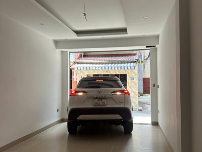Mặt ngõ oto tránh -lô góc- kinh doanh - nhà mới thang máy - oto vào nhà 0