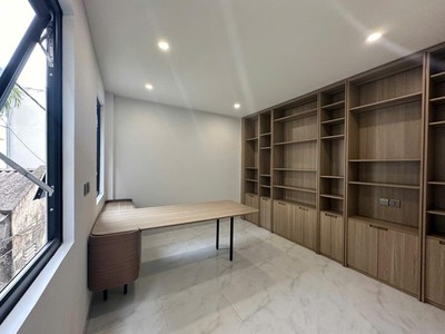 Mặt ngõ oto tránh -lô góc- kinh doanh - nhà mới thang máy - oto vào nhà 3