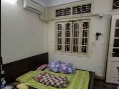 Cho thuê nhà ngõ 160 hồng mai, 5 tầng x 40m2, 3pn to, 11 triệu full đồ vào ngay 1
