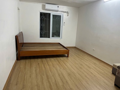 Cho thuê căn hộ tập thể 70 mai động, 60m2 x 2 ngủ, 1 wc. 6.5 triệu 1