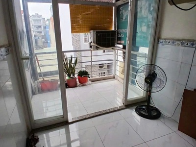  tt quận 10 giá sốc hơn 3 tỷ- 4 lầu btct - 3 phòng ngủ- hxh thông -có bancon  0