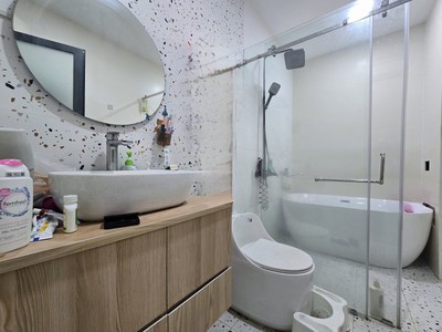 Bán nhà mặt phố bình chiểu, thủ đức, nhà 4 tầng, dt 332m , sổ hồng. giá 15.35  tỷ 4