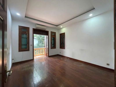 Bán nhà lạc long quân 52m2. 5 tầng. mặt tiền 4.1m. giá 19 tỷ tây hồ hà nội 3
