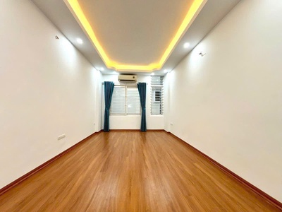 Phố trần quốc vượng - ngõ nông rộng - dt 30m2 5 tầng mặt tiền 3.6m giá 7.6 tỷ 2