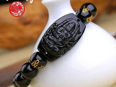 Shop phụ kiện chuyên quà tặng người thân đi nước ngoài tăng cường may mắn giá Var:TinhQuan 1