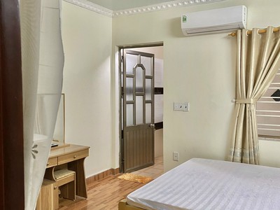 Cho thuê nhà 6 p.ngủ khép kín  83m2  phố Văn Cao. 6