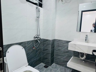Nhà nguyễn hoàng   36m2 x 5 tầng   ngõ nông   6.3 tỷ 2