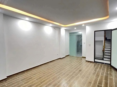 Siêu phẩm nhà xây mới, độc lập, sân cổng rộng 10 mâm cỗ phố lê lợi-hải phòng. 2
