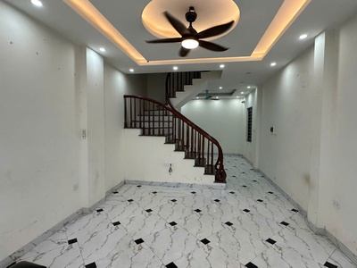 Cho thuê nhà 4 tầng, 4 ngủ,4wc, nhà mới đẹp, điện nước giá dân ngõ 245 di trạch,hoài đức 1