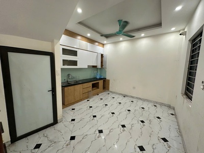 Cho thuê nhà 4 tầng, 4 ngủ,4wc, nhà mới đẹp, điện nước giá dân ngõ 245 di trạch,hoài đức 2