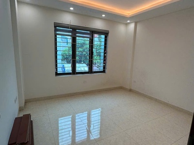 Cho thuê nhà 4 tầng, 4 ngủ,4wc, nhà mới đẹp, điện nước giá dân ngõ 245 di trạch,hoài đức 4