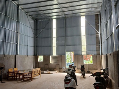 Cho thuê nhà 3 tầng kết hợp xưởng sản xuất, tổng diện tích 450m    vị trí đắc địa tại quốc lộ 5, 1