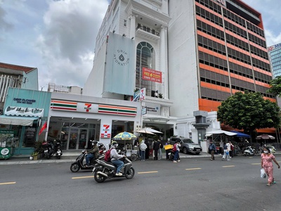 Bán khuôn viên 330m  mặt tiền nguyễn khắc nhu, p. cô giang, q1. dt 11x30m, hđ thuê 120tr/ tháng 2
