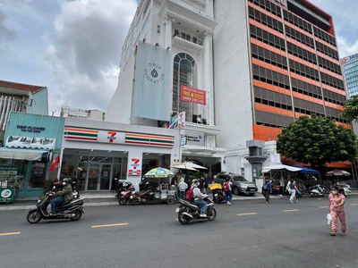 Bán khuôn viên 330m  mặt tiền nguyễn khắc nhu, p. cô giang, q1. dt 11x30m, hđ thuê 120tr/ tháng 1