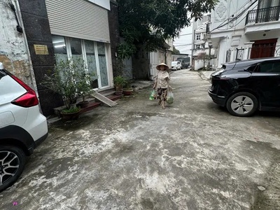 Hiếm mảnh đất cực đẹp ô tô vào đất quay đầu phố ngô gia tự 65m2 mặt tiền 5m, 8.5 tỷ. 2