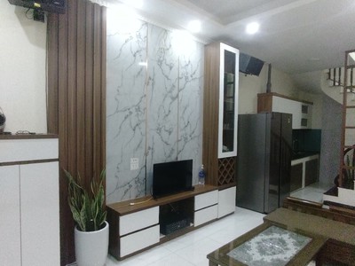 Cho thuê nhà riêng, nhà mặt đường 10